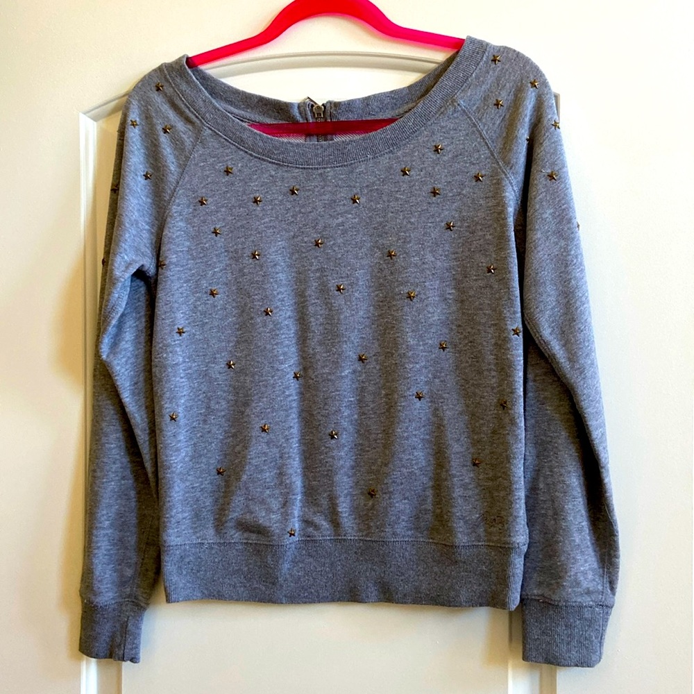Cute star studded sweatshirt in size PS